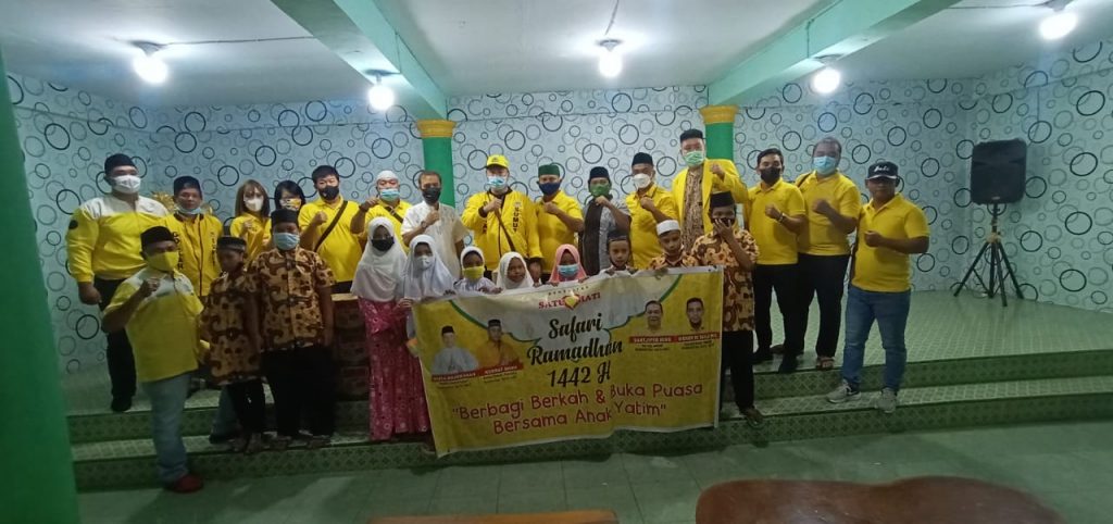 Safari Ramadhan Komunitas SATU HATI bersama Golkar Sumut, Bagi Takjil dan Buka Puasa bersama Anak-anak Panti Al Washliyah