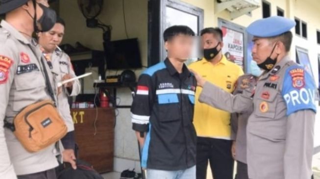 Pelaku Pembunuhan Tonton Korbannya Menggelepar Meregang Nyawa 2 Tonton