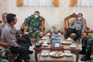 Silaturrahmi dan Sinergitas Danrem 032 dengan Kapolda Sumbar
