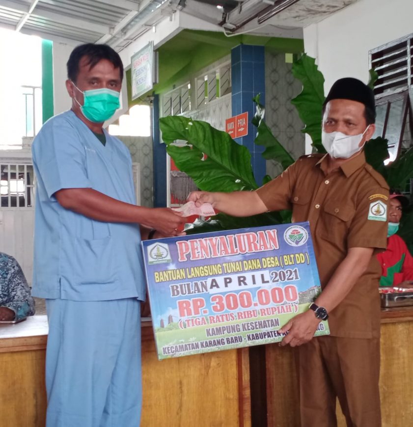 Datok Penghulu Kesehatan Salurkan BLT ADD ke Masyarakat 2 IMG 20210615 WA0102