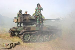 Tangguh dan Akurat Aksi Sniper Tank AMX 13 Canon Kal. 105 mm Yonkav 6/Naga Karimata