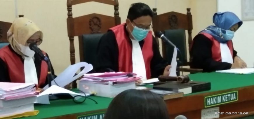Hakim Alihkan Status Terdakwa Korupsi Jadi Tahanan Kota