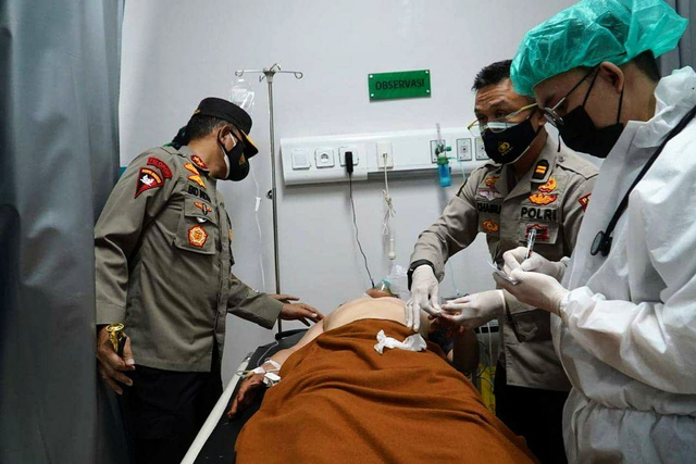Ditikami di Pos Polisi, Anggota Satlantas Bersimbah Darah