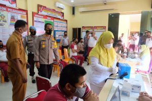 Polres Tanjungbalai Vaksinasi 42 Lansia