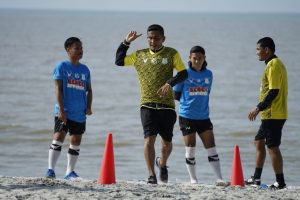 Latihan di Pantai, Pelatih PSMS Harapkan Fisik Pemain Meningkat