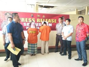 Polres Dairi Serahkan 2 Tersangka Korupsi Tanah Kantor Pengadilan Agama ke Kejari