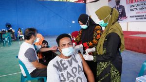 Sambut Hari Bhayangkara ke-75, Polres Tanjungbalai Gelar Vaksinasi Massal