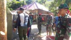 Dan SSK Satgas Langsung Saksikan Pembuatan Tugu TMMD/N ke 111