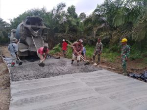 Dikebut Satgas Kodim 0204/DS, Pengecoran Jalan TMMD Bertambah 190 Meter Lagi