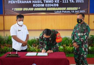 Bupati Ashari: Di Tengah Pendemi Covid-19, Satgas Kodim 0204/DS Mampu Tuntaskan TMMD ke-111 Secara Paripurna