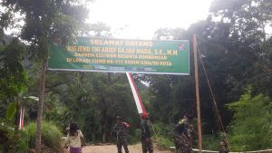 Anggota Satgas TMMD Persiapkan Penyambutan Kedatangan Danrem 032/WBR