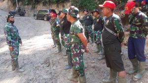 Anggota Satgas TMMD Tunjukkan Loyalitas Dalam Menerima Arahan Komandan