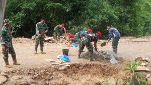 Anggota Satgas TMMD/N Kodim 0306/50 Kota Kembali Lanjutkan Goro