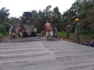 Pembangunan Jalan TMMD di Desa Mabar Wujud Jati Diri TNI Sebagai Tentara Pejuang dan Tentara Rakyat
