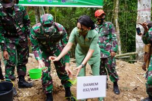 Danrem 032/wbr Lakukan Penanaman Pohon di Lokasi TMMD/N ke 111