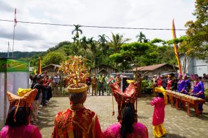 Danrem 032/wbr Beserta Rombongan Disambut Meriah Oleh Masyarakat Dengan Tari Pasambahan