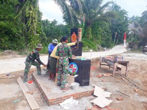 Satgas Kodim 0204/DS Bangun Tugu TMMD ke-111 di Desa Mabar