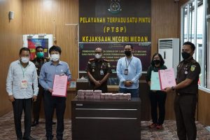 Kejari Medan Terima Pembayaran Denda dan UP Terpidana Adenan Lis