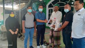Melayat ke Rumah Warga Kemalangan, Ketua Pewarta Polrestabes Medan Beri Santunan