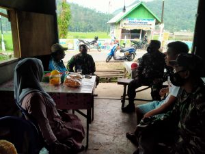 Warung Kopi Menjadi Tempat Silaturrahmi Bagi Personel Satgas TMMD/N Ke 111 Kodim 0306/50 Kota