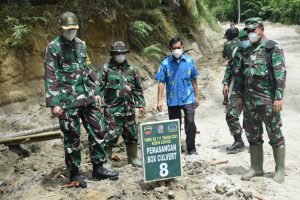Tinjau Infrastruktur TMMD Kodim 0204/DS, Tim Wasev Mabesad Cek Fungsi Box Culvert