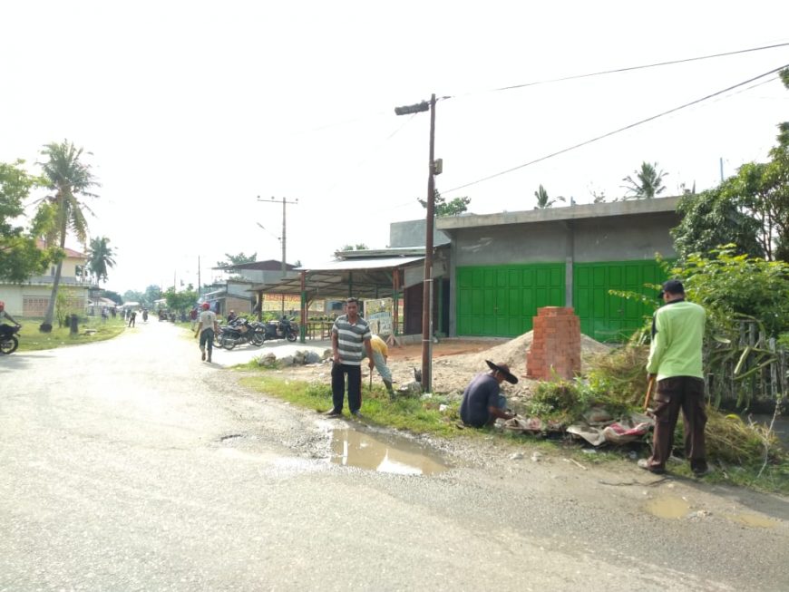 Gotong Royong Rutin Jumat Barokah di Kampung Mesjid Sungai Yu 4 a 1 6
