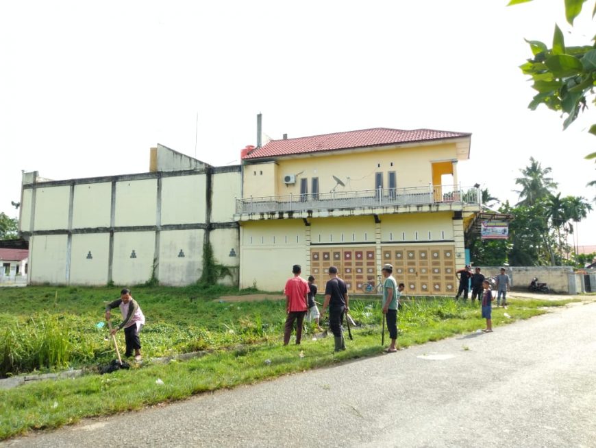 Gotong Royong Rutin Jumat Barokah di Kampung Mesjid Sungai Yu 3 a 1 7
