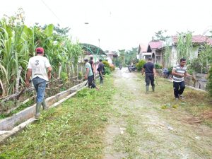 Gotong Royong Rutin Jumat Barokah di Kampung Mesjid Sungai Yu