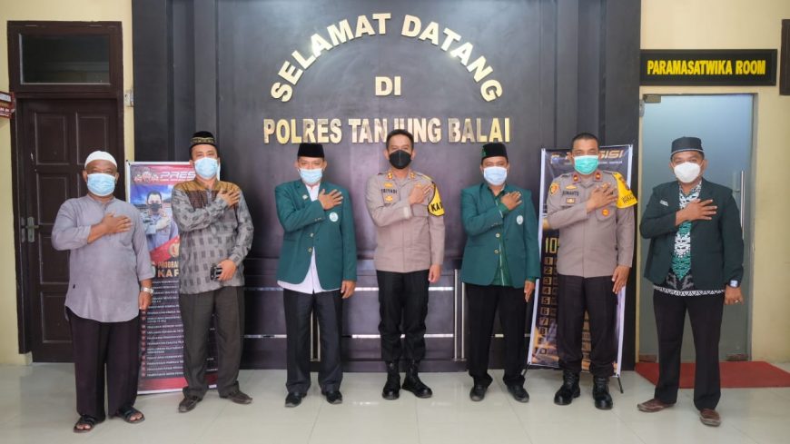 Kapolres Tanjungbalai Jalin Silaturahmi dengan Pengurus Alwashliyah