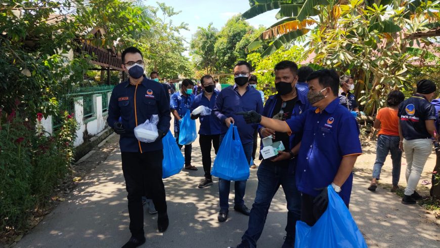 Bantu Warga Masa PPKM Darurat, Partai NasDem Kota Medan Buat Dapur Umum 3 d2