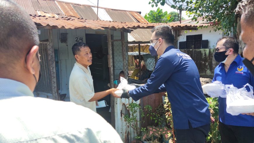 Bantu Warga Masa PPKM Darurat, Partai NasDem Kota Medan Buat Dapur Umum 5 d3
