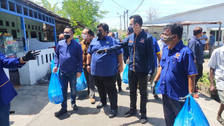 Bantu Warga Masa PPKM Darurat, Partai NasDem Kota Medan Buat Dapur Umum 4 d5