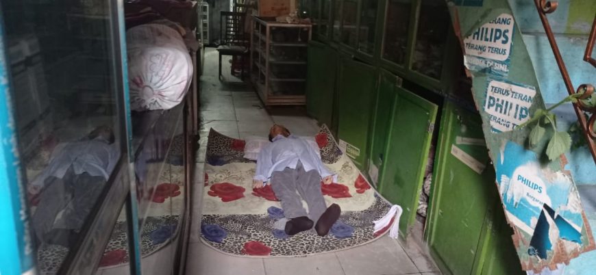 Akibat Depresi, Pria Tua Akhiri Hidup Lompat Dari Gedung Lantai Tiga 2 t