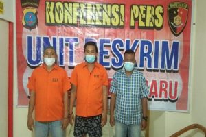 Tak Senang Dipandang, Kakak Beradik Keroyok Anggota Polisi