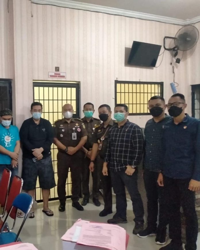 Kejatisu Terima 5 Tersangka dan Barang Bukti Dari Penyidik Poldasu 2 1 1 11
