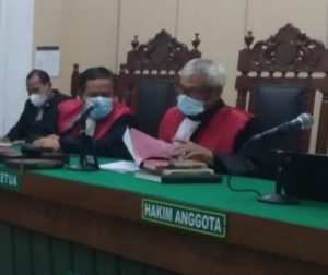 Usai Kasus Perampasan Hak Berujung Pembunuhan, Sidang Judi Online Ko Ahwat Tango Ditunda