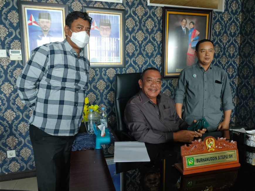 Burhannuddin Sitepu Inisiasi Kegiatan Donor Darah di Sekretariat DPC Partai Demokrat