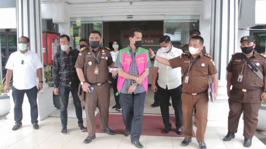 Kejari Tahan Mantan Kasubag Kas PD Pasar Medan