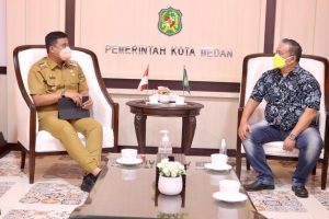 Bobby Nasution Apresiasi Penyemprotan Eco Enzym Komunitas Satu Hati