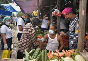 Lantamal I Masuk Pasar Kapuas Vaksinasi Pedagang