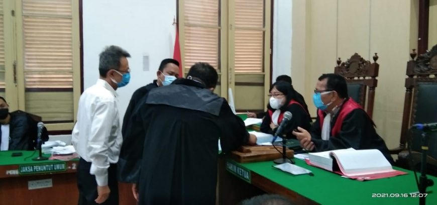 Saksi Anggur Vigur