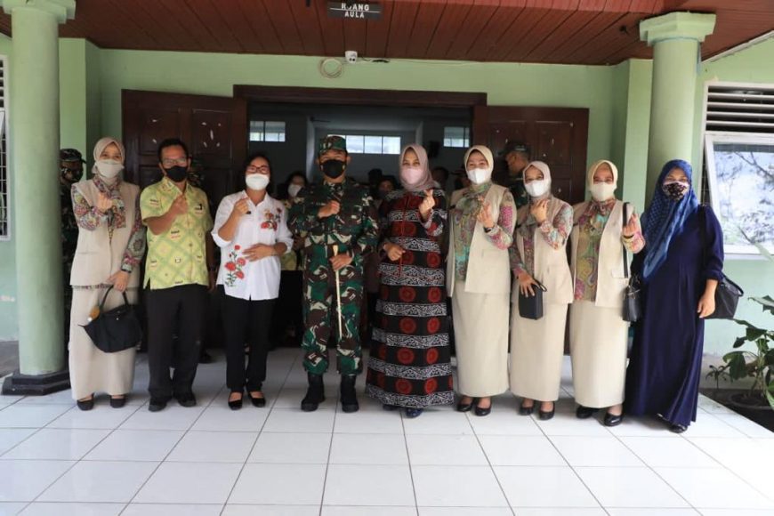 Serbuan Vaksinasi Kodam I/ Bukit Barisan Bersama Yayasan Kartika Jaya 3 Vaksin Pangdam