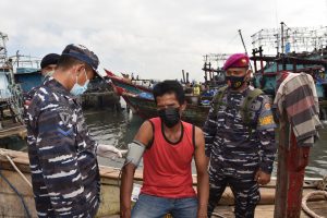 Nelayan Gabion Divaksin Dosis 1 dan 2 dari TNI Lantamal I