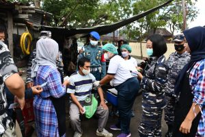 Tim Vaksin Door To Door Lantama I Sasar Warung Makan, Ojek dan Bengkel