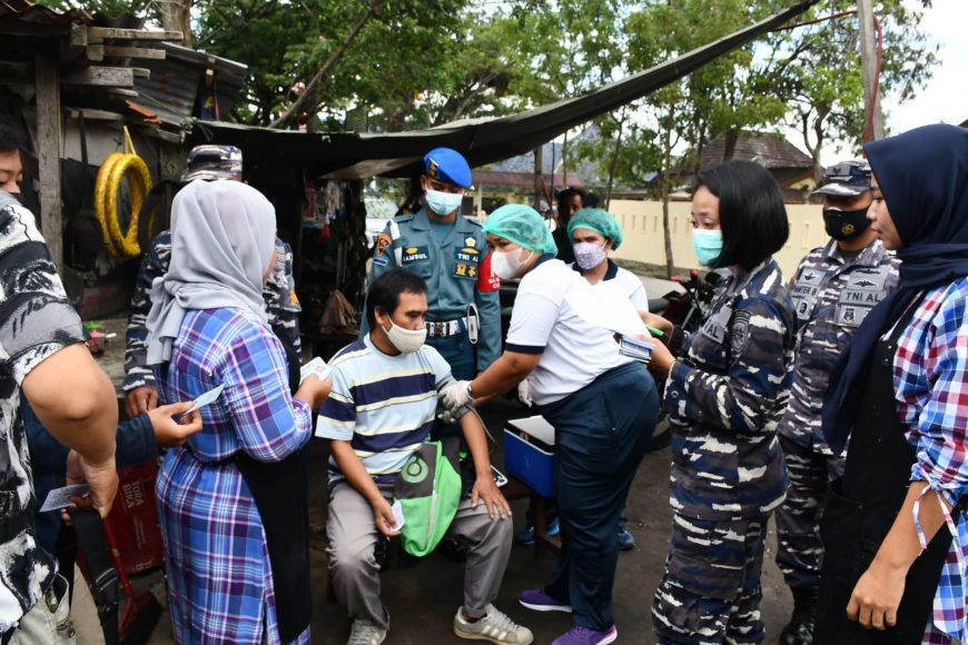 Tim Vaksin Door To Door Lantama I Sasar Warung Makan, Ojek dan Bengkel