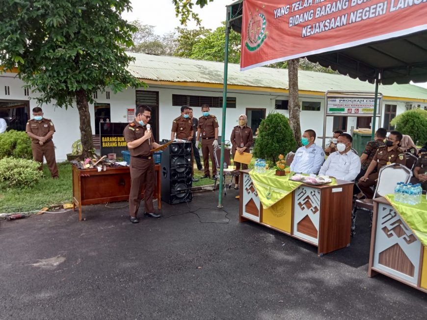 Kejari Langkat Musnahkan 61,11 Gram Ganja, 123,79 Gram Sabu dan 138 Butir Ineks 2 1 4