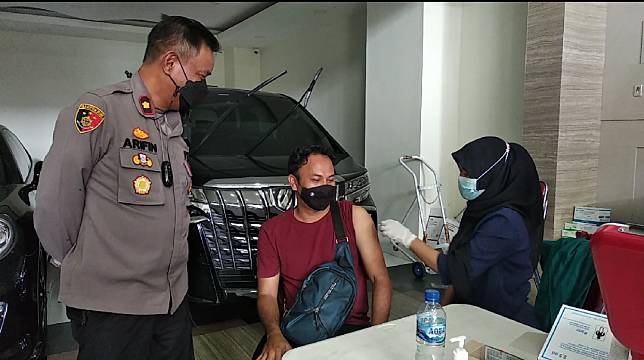 Vaksinasi Itu Untuk Kepentingan Bersama! 5 Vaksinasi Polsek Medan Timur