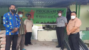 PT PHPO Salurkan Bantuan Material Bangunan ke Mushola Al-Badrur