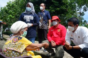 Nenek Lansia Divaksin, Walikota Akan Teruskan Gerakan BIN