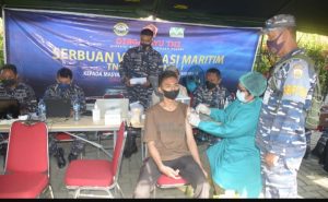 Tim Vaksinasi Lantamal I Tuntaskan Vaksin Kedua Kepada Masyarakat Sekitar KIM Medan